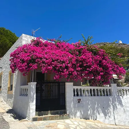 Bougainvillea Nest Panteli, Leros Appartement